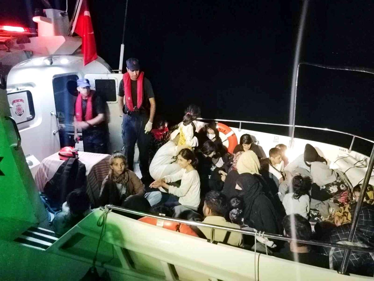 Muğla\'da 104 düzensiz göçmen kurtarıldı