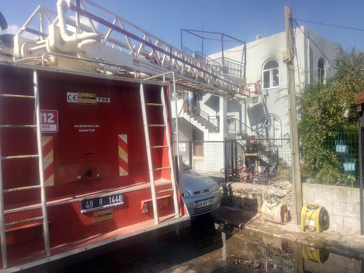 Muğla\'da yangın çıkan ev kullanılamaz hale geldi