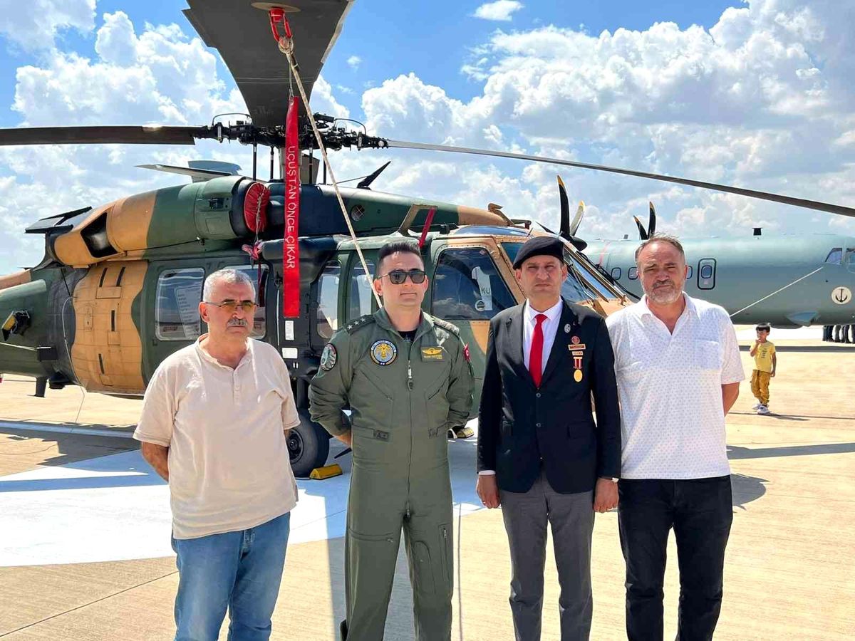 Oğlunun kullanırken şehit olduğu helikopteri gören babadan duygu dolu sözler Açıklaması