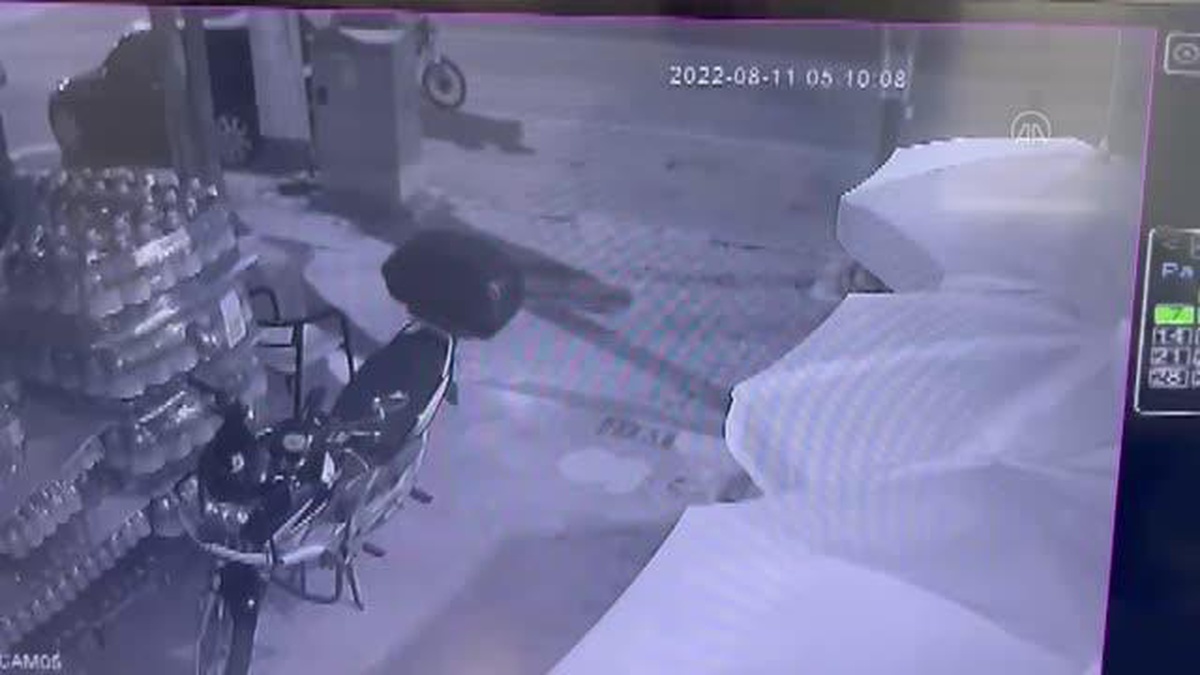 Isparta\'da park halindeki otomobilin kundaklanmasına ilişkin 3 şüpheli tutuklandı
