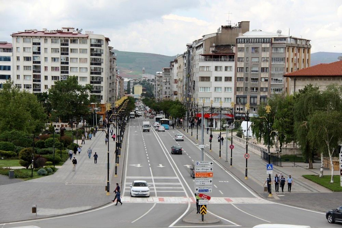 Sivas\'ta temmuzda 4 bin 176 araç devredildi