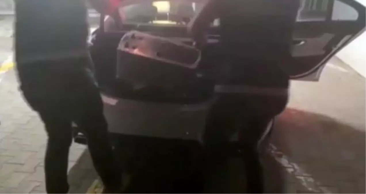 Sakarya\'da tır akülerine saklı 53 kilo takoz esrar ele geçirildi