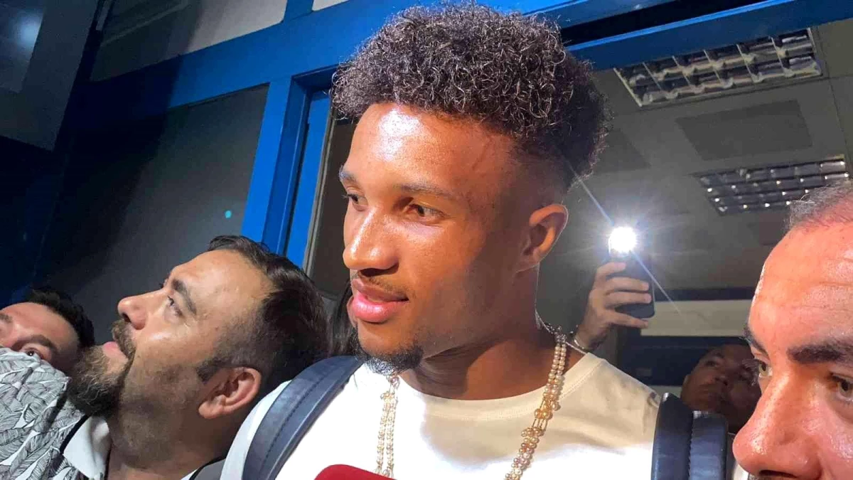 Trabzonspor\'un yeni transferi Jean-Philippe Gbamin Trabzon\'a geldi