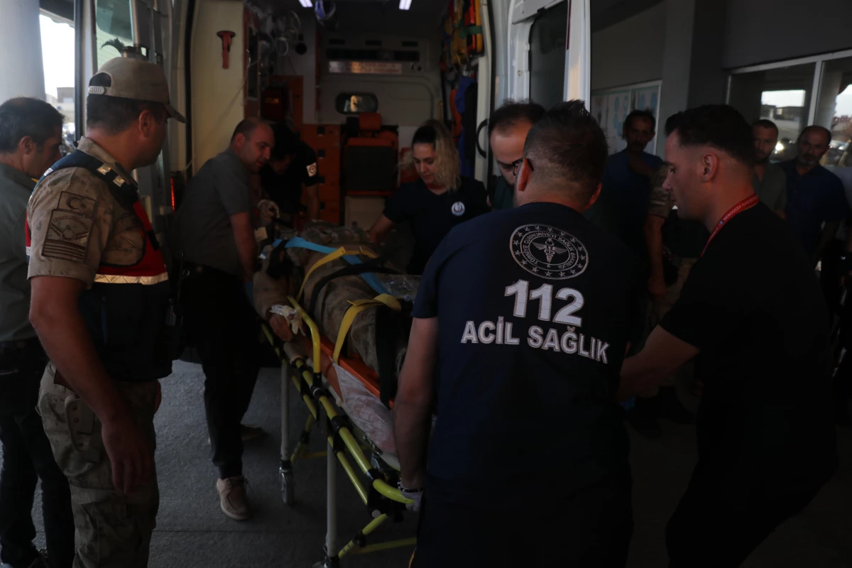 Tunceli\'de terör operasyonunda kayalıktan düşen güvenlik korucusu yaralandı