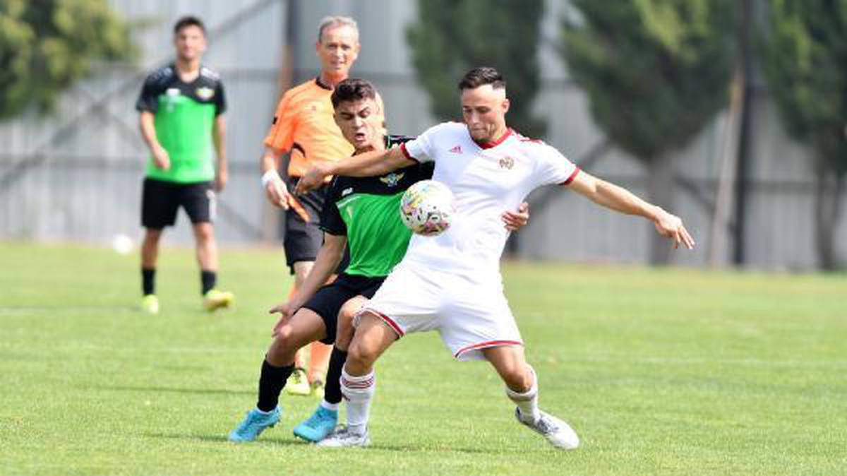 Turgutluspor özel maçta Akhisar\'ı rahat geçti