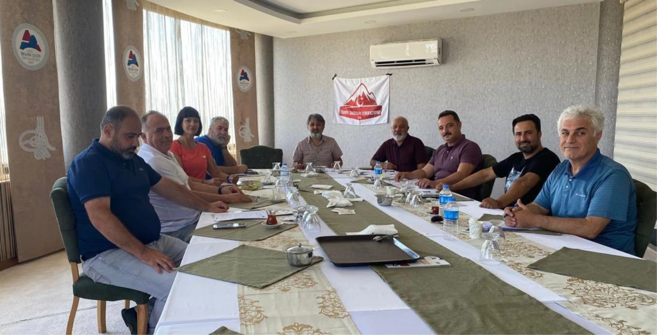 Türkiye Dağcılık Federasyonu, "30 Ağustos Ağrı Dağı Zafer Tırmanışı" düzenleyecek
