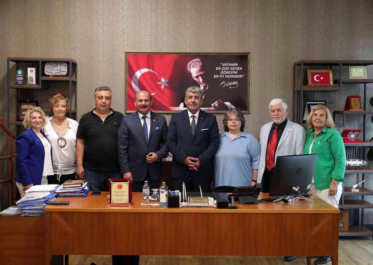 Kütahya haberi! Türkiye Meclis Üyeleri Birliği Genel Başkanı Yalçın Kocabıyık Kütahya Belediyesi\'nde