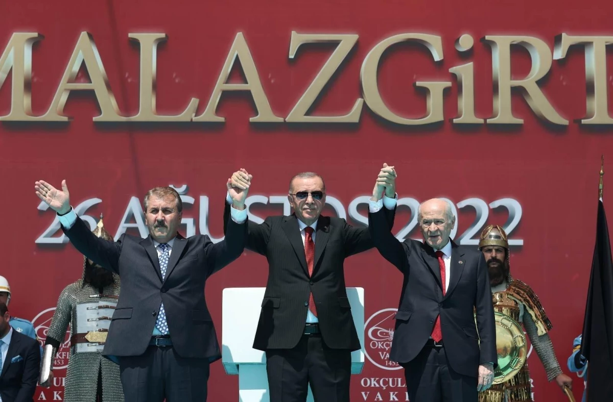 Cumhurbaşkanı Erdoğan: "Vatanımızı bölmeye, devletimizi yıkmaya çalışan hiç kimsenin gözünün yaşına bakmayız"