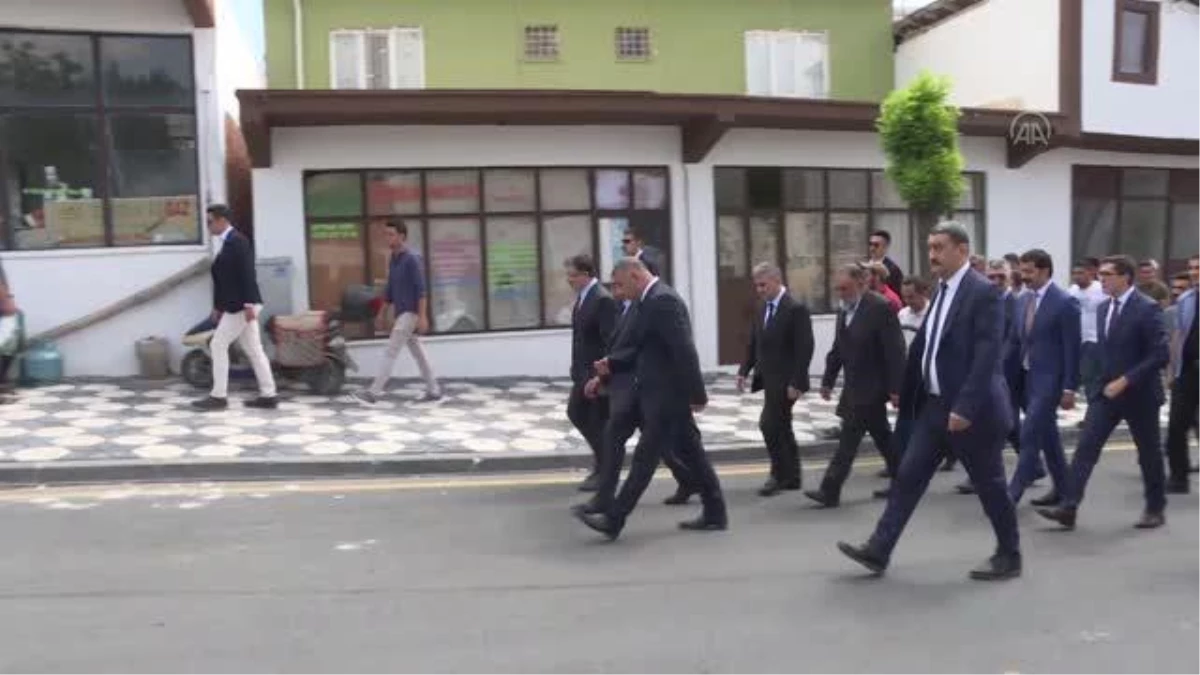 Adalet Bakanı Bozdağ, Yozgat\'ta şehit ailesini ziyaret etti