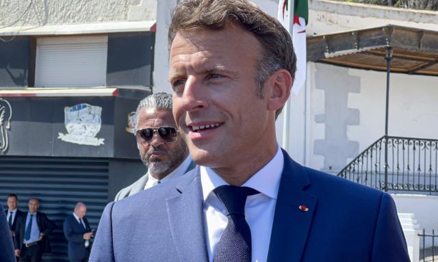 Afrika'ya ziyarette bulunan Macron'dan Türkiye'ye küstah suçlama: El altında Fransa düşmanlığı yapan ağlar var Afrika'ya ziyarette bulunan Macron'dan Türkiye'ye küstah suçlama: El altında Fransa düşmanlığı yapan ağlar var