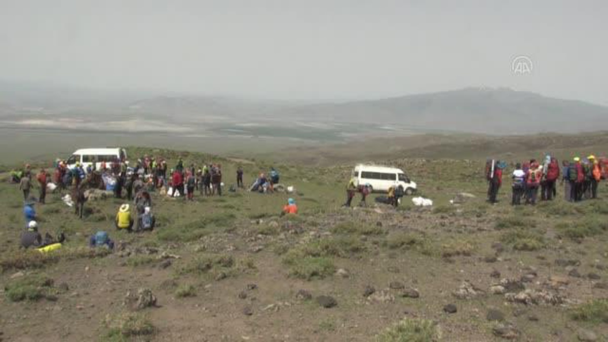 Ağrı Dağı\'na tırmanan yerli ve yabancı dağcıların sayısı artıyor