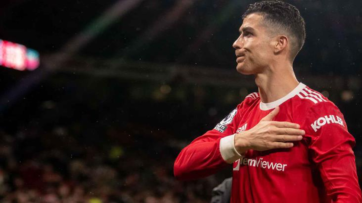Napoli\'den Manchester United\'a olay olan Cristiano Ronaldo teklifi! Dünyaları istediler