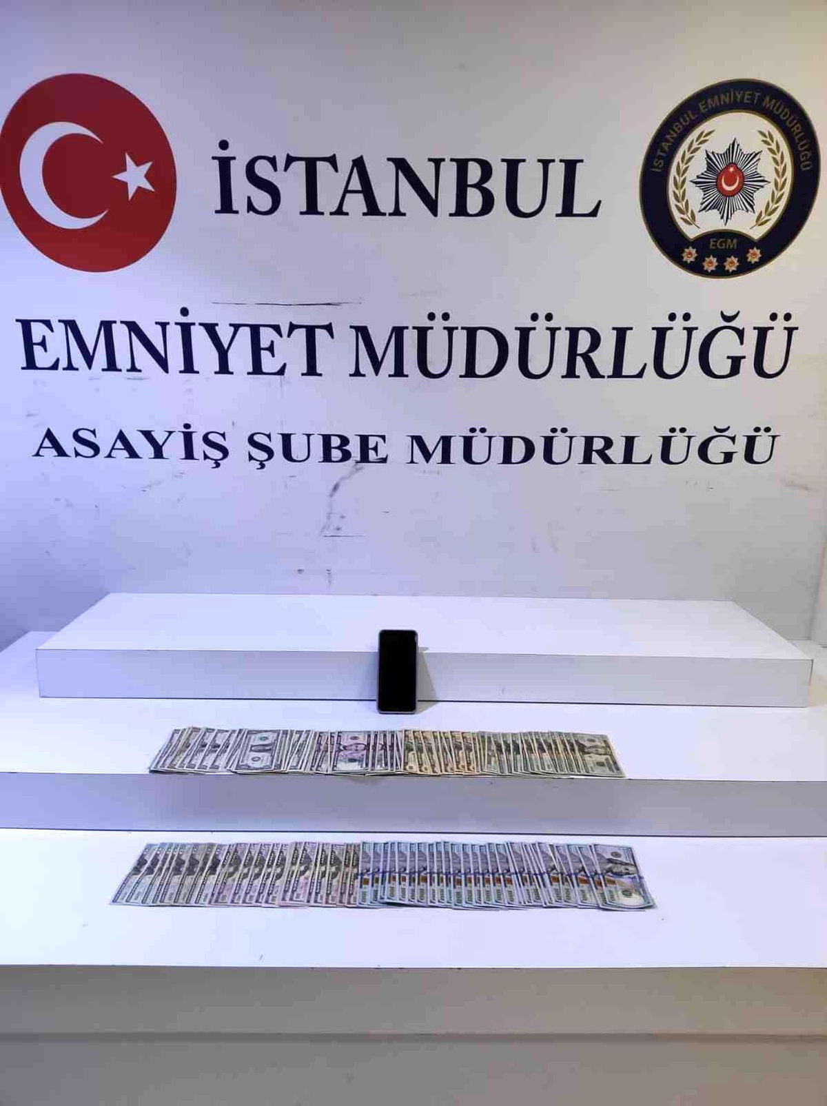 Bıçakla iş yerine girdi, 5 bin doları ve telefonu gasp etti