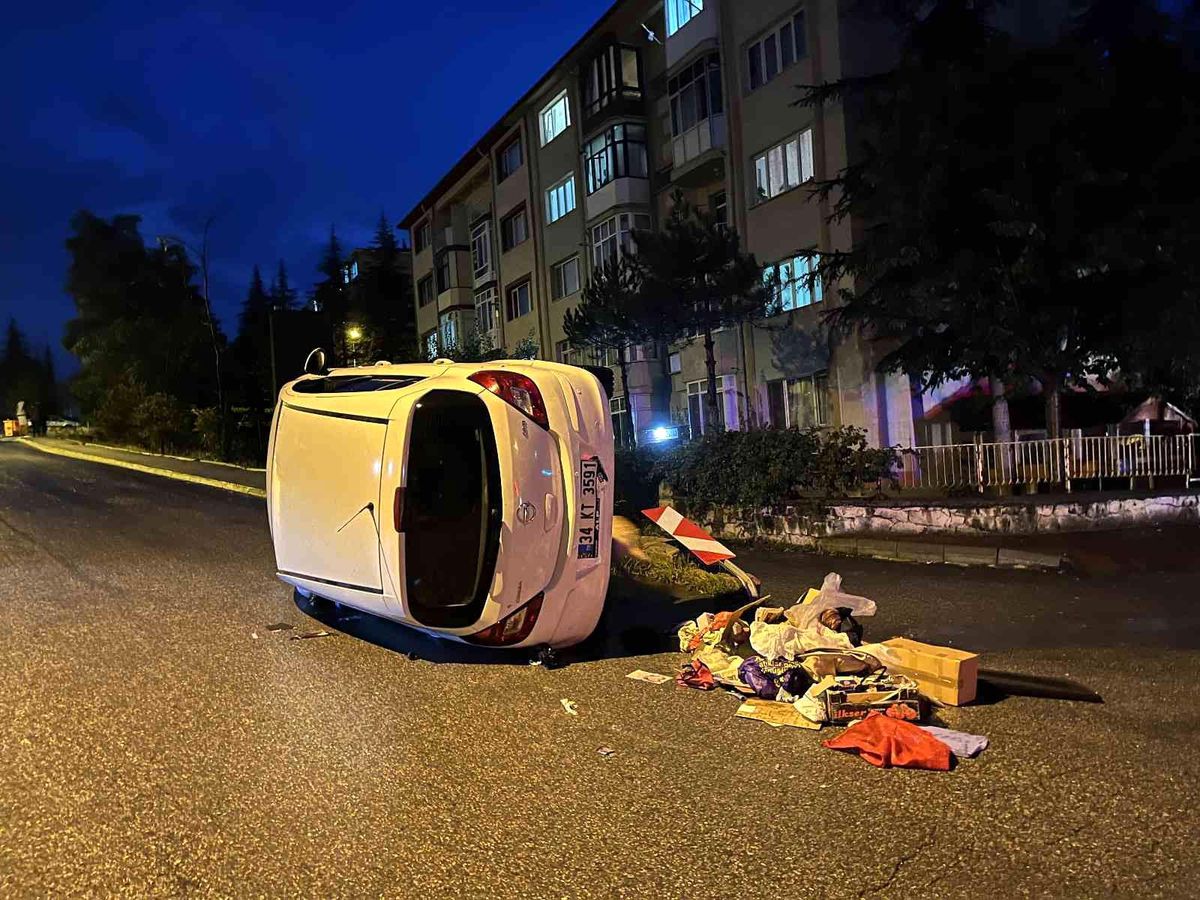 Devrilen otomobilin 70 yaşındaki sürücüsü yaralandı