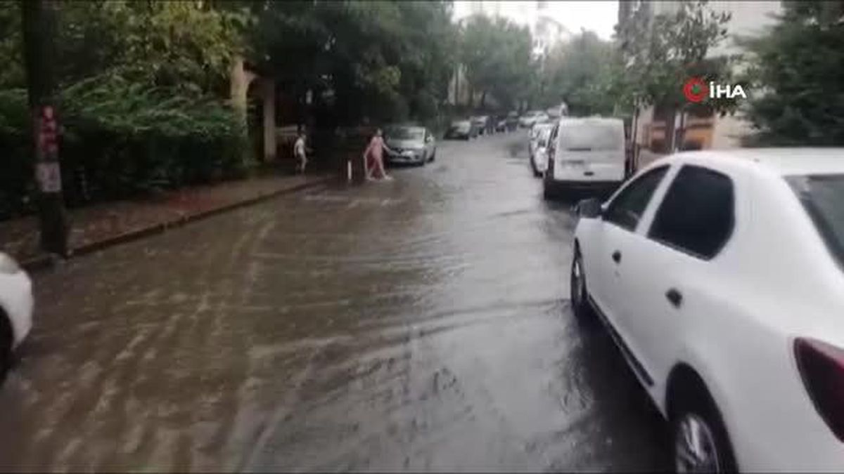Eyüpsultan\'da sağanak yağış etkili oldu
