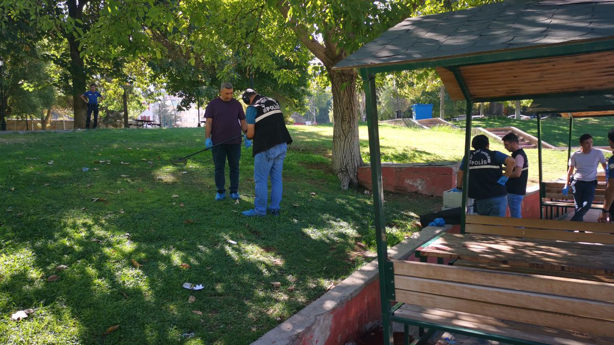 Gaziantep\'te bir uzman çavuş parkta ölü bulundu
