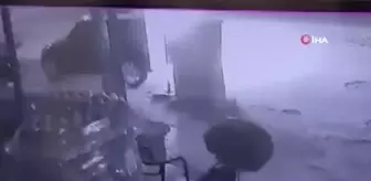 Isparta'da otomobilin kundaklanma anı güvenlik kamerasına yansıdı
