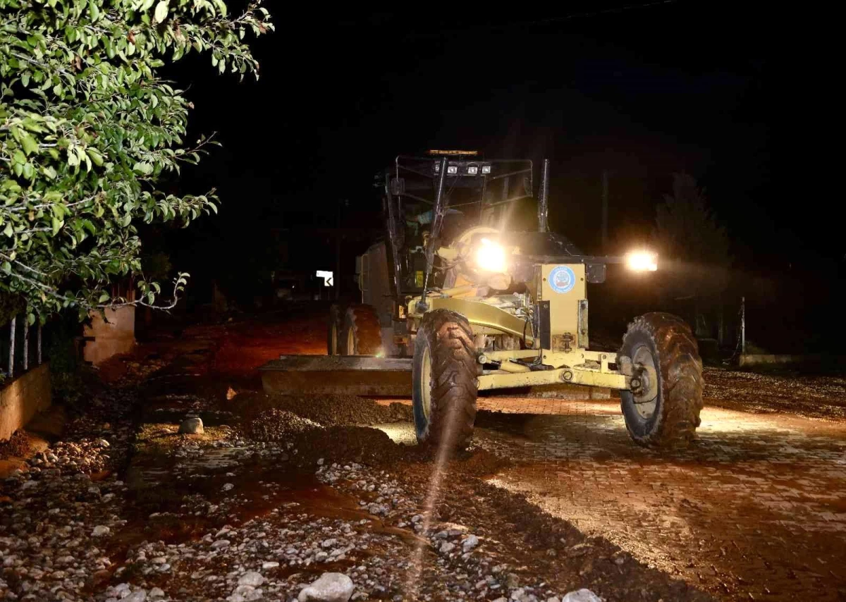 Kavak Deresi taştı Yukarıboğaz Köyü\'nü sel vurdu