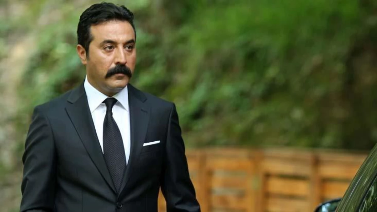 Oyuncu Mustafa Üstündağ, gazeteci Tuba Kalçık ile nikah masasına oturdu