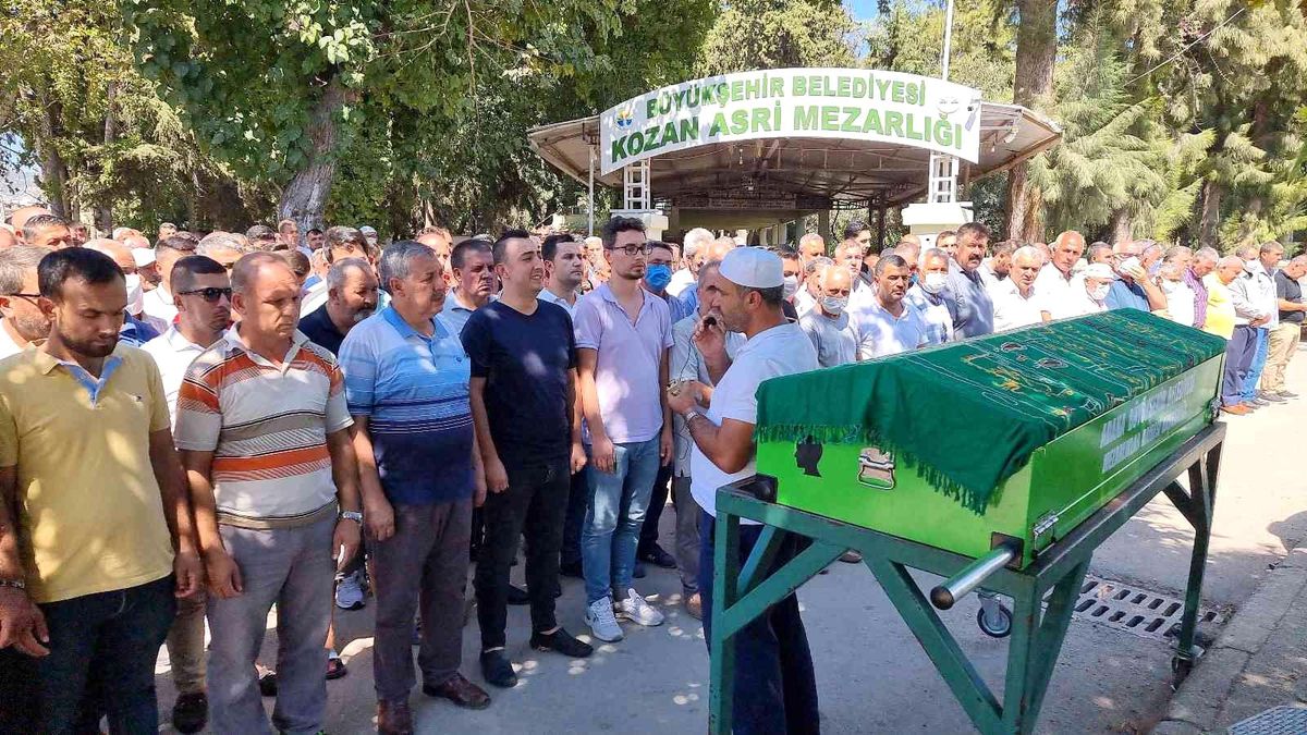 Şehit babası silahın kazara ateş alması sonucu hayatını kaybetti