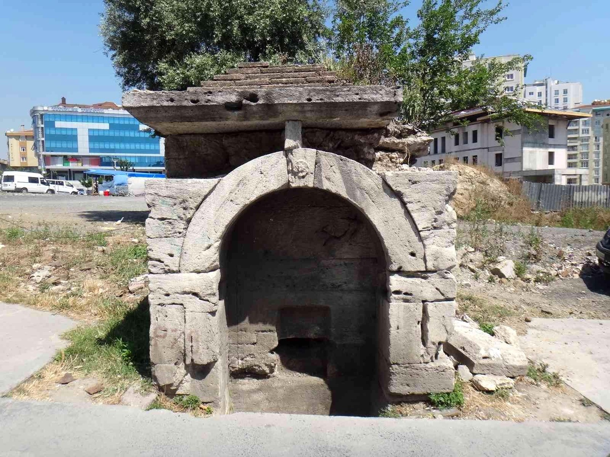 Tarihi Seyitnizam çeşmesi yeni yerinde tekrar hayat bulacak