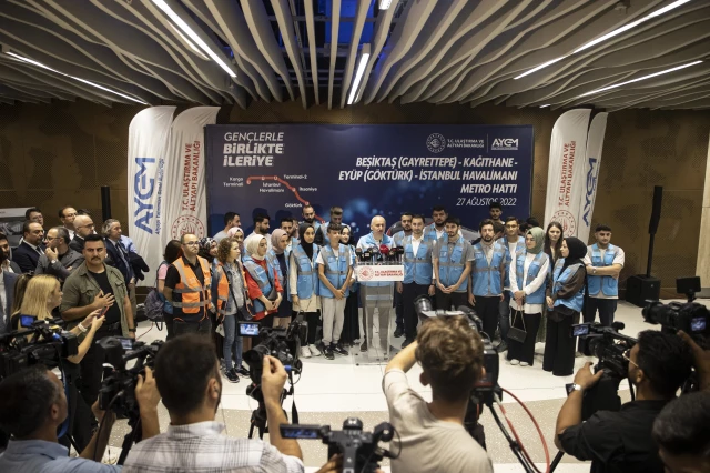 Ulaştırma ve Altyapı Bakanı Karaismailoğlu: Kağıthane-İstanbul Havalimanı metrosu kasım ayında bitecek