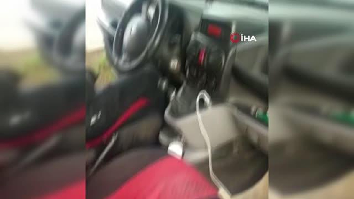 Yaşlı kadını dolandıran zanlılar parayı iç aydınlatma lambasına saklamış