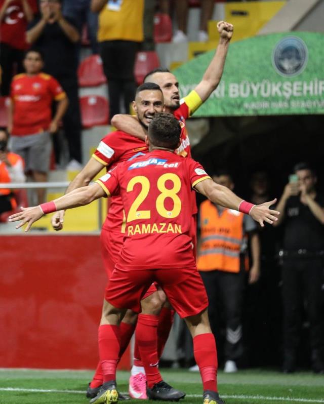 Kayserispor'dan farklı tarife! Giresunspor'u eli boş gönderdiler Kayserispor'dan farklı tarife! Giresunspor'u eli boş gönderdiler