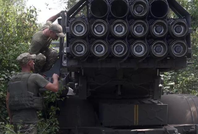 Lavrov'un 'Vururuz' tehdidini ciddiye almayan ABD, yardım gönderdi! Rusya dediğini yapıp hedefleri tek tek vurdu Lavrov'un 'Vururuz' tehdidini ciddiye almayan ABD, yardım gönderdi! Rusya dediğini yapıp hedefleri tek tek vurdu