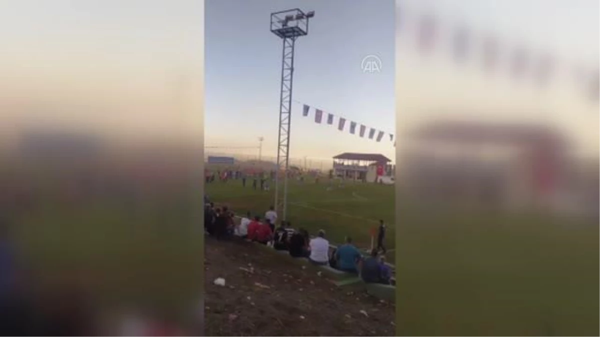Mersin\'de mahalleler arası futbol turnuvasında kavga çıktı