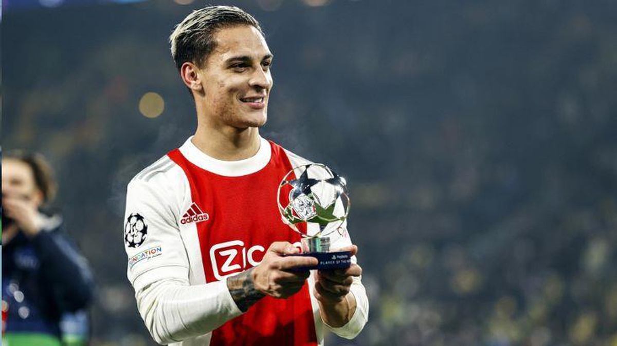 Manchester United, Ajax\'ın yıldızı Antony\'i 100 milyon euro bonservis ödeyerek kadrosuna katıyor