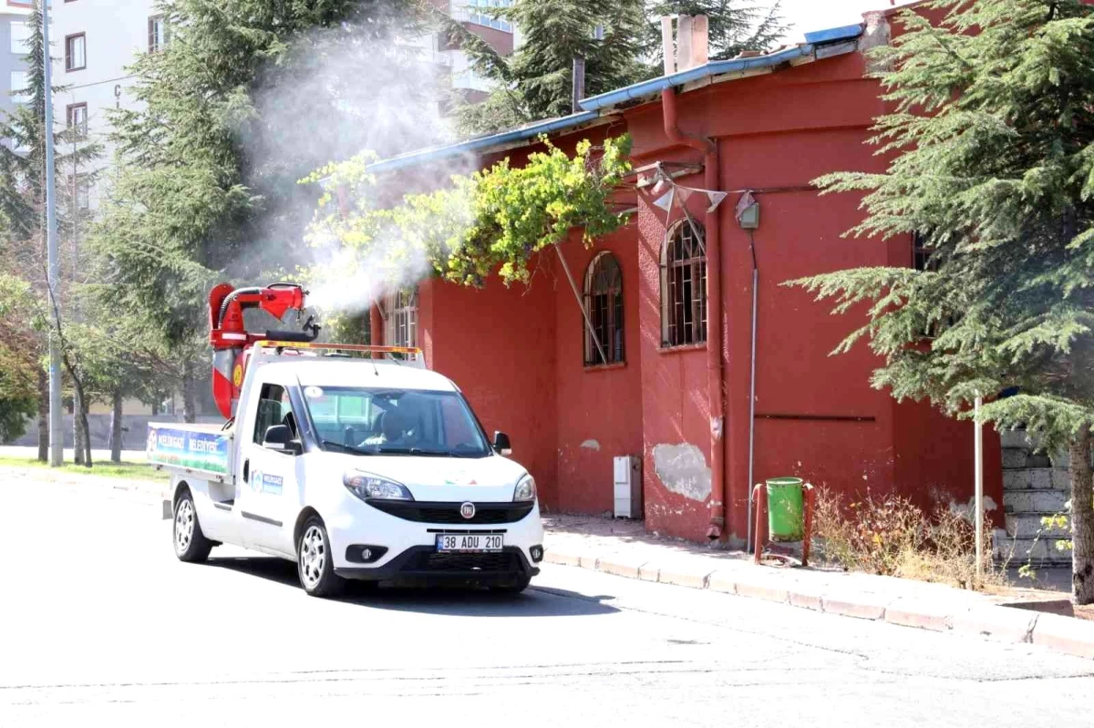 Melikgazi\'de baştan sona temizlik devam ediyor