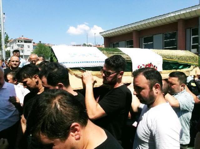 Ozan Tufan'ın acı günü! Milli futbolcunun amcası hayatını kaybetti Ozan Tufan'ın acı günü! Milli futbolcunun amcası hayatını kaybetti