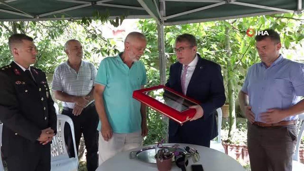 Pençe-Kilit şehidi Civelek\'in şehadet belgesi ailesine teslim edildi