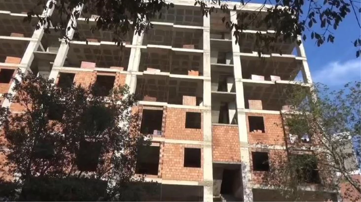 Silivri\'de inşaatta çalışan 15 yaşındaki çocuk 6. kattan düşerek yaşamını yitirdi