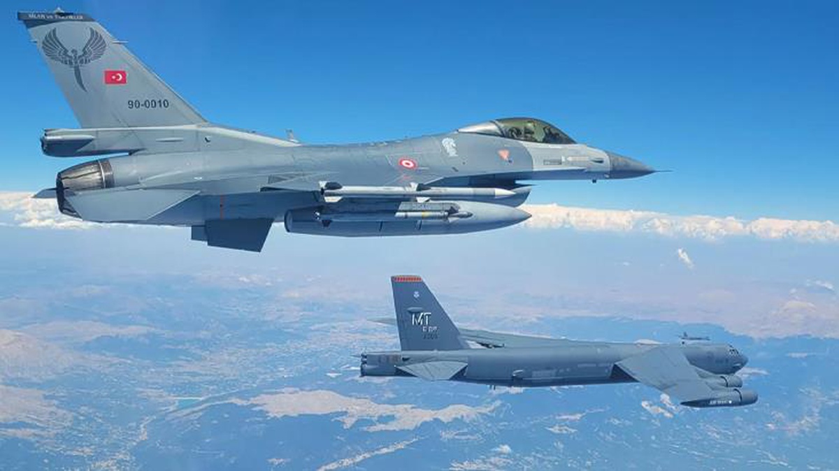 Yunanistan, Ege ve Doğu Akdeniz\'deki Türk F-16\'larına S-300 hava savunma sistemiyle radar kilidi attı