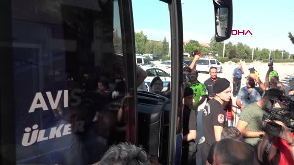 Fenerbahçe kafilesi Eskişehir\'de