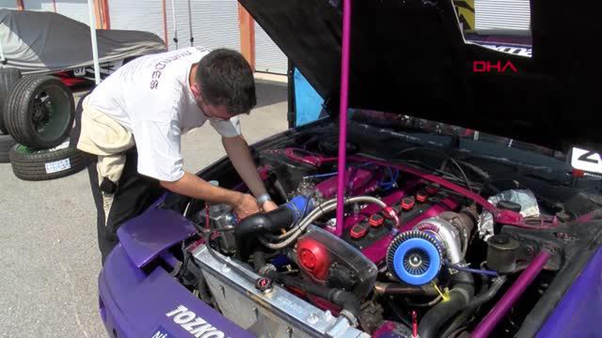 Türkiye\'nin en genç drift pilotu piste çıktı