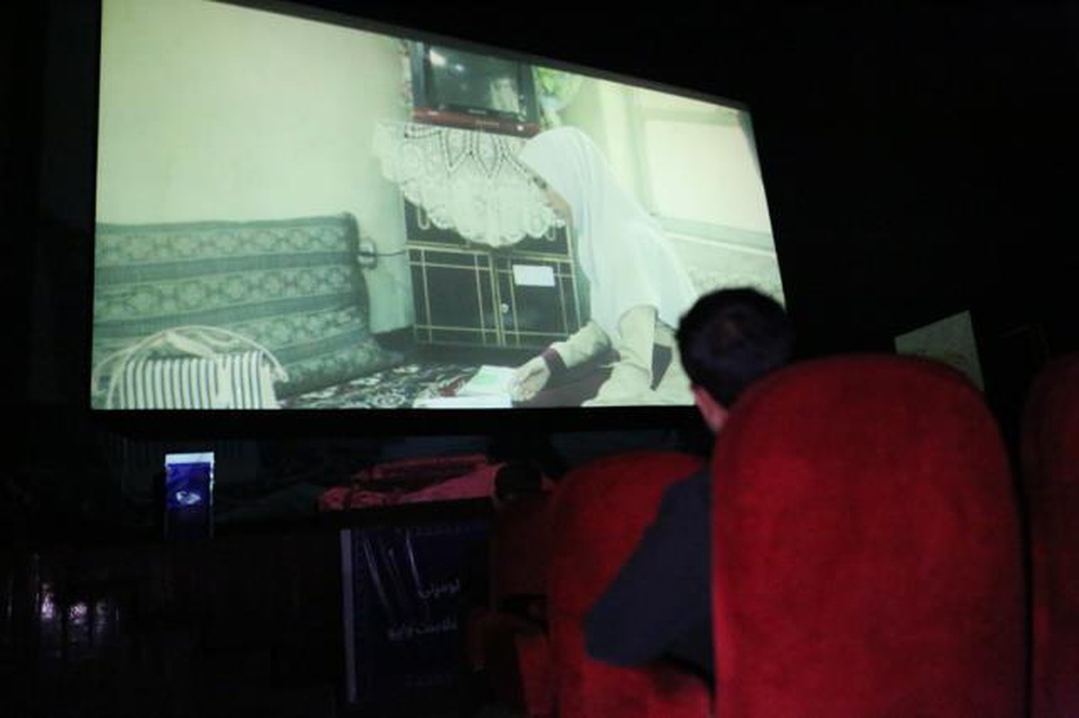 Taliban\'ın ilk kez düzenlediği film festivalinde seyircilerin arasında yalnızca bir kadının bulunması dikkat çekti