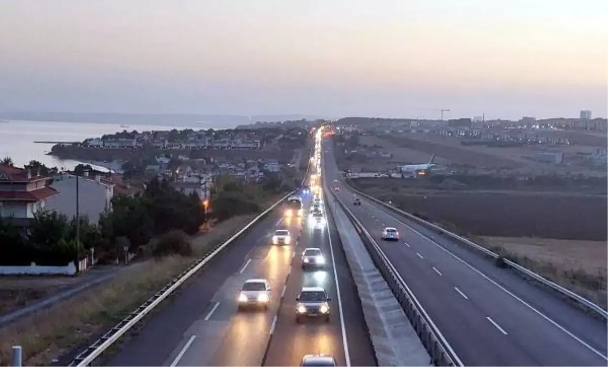 Tekirdağ'dan İstanbul yönüne araç yoğunluğu