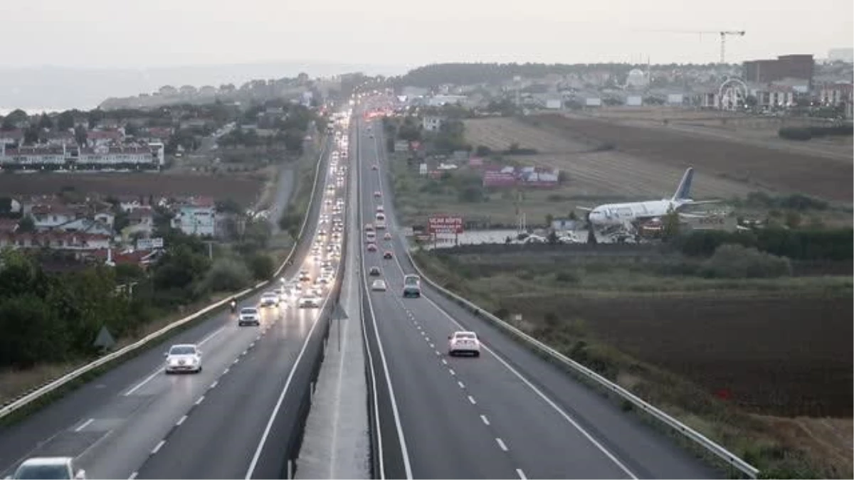 Tekirdağ-İstanbul kara yolunda araç yoğunluğu yaşanıyor