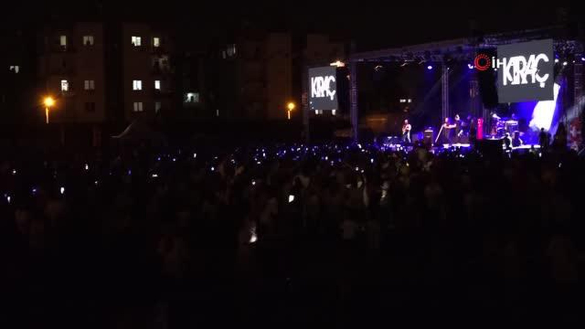 Toroslar\'da zafer coşkusu Kıraç konseri ile başladı