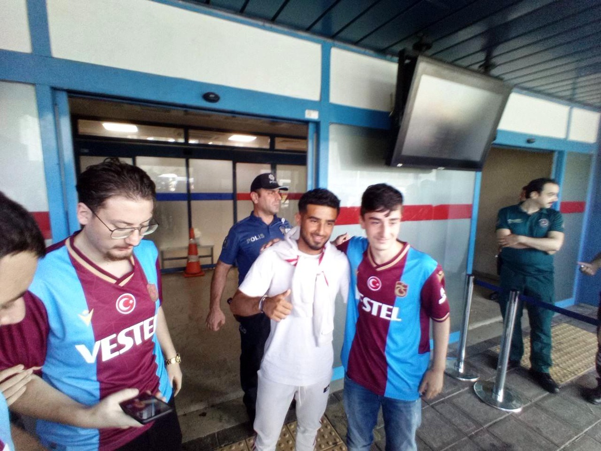 Trabzonspor\'un yeni transferi Naci Ünüvar Trabzon\'da