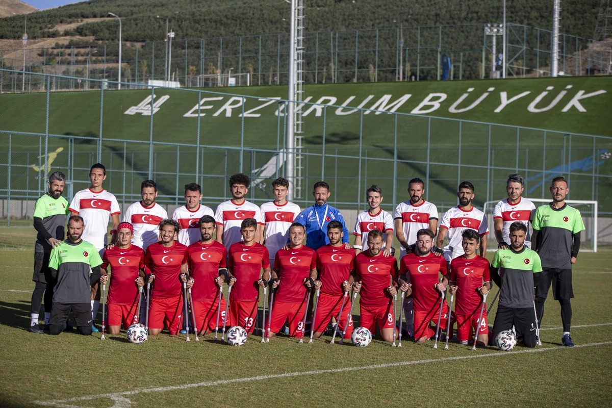 Ampute Milli Futbol Takımı\'nın Erzurum kampı sona erdi
