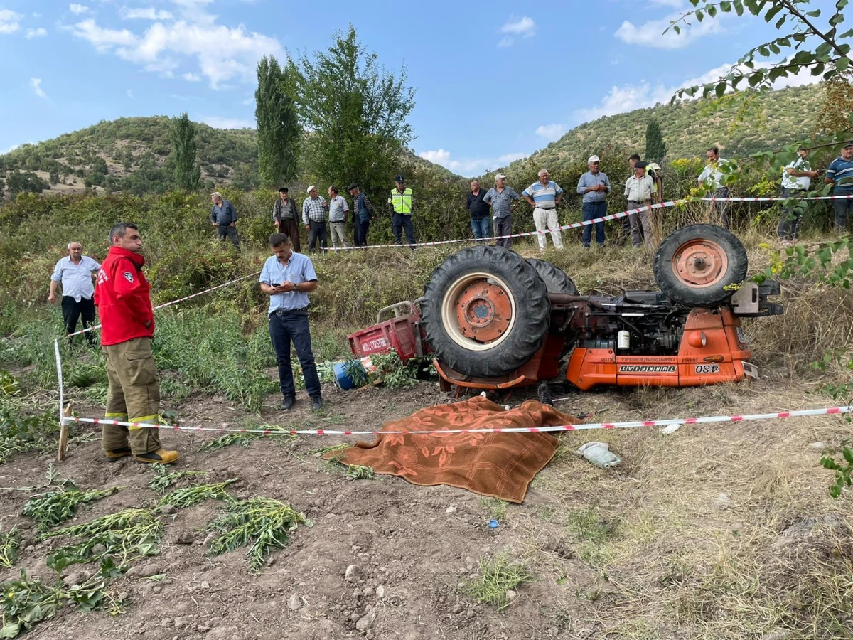 Balıkesir\'de devrilen traktörün sürücüsü ile yeğeni hayatını kaybetti
