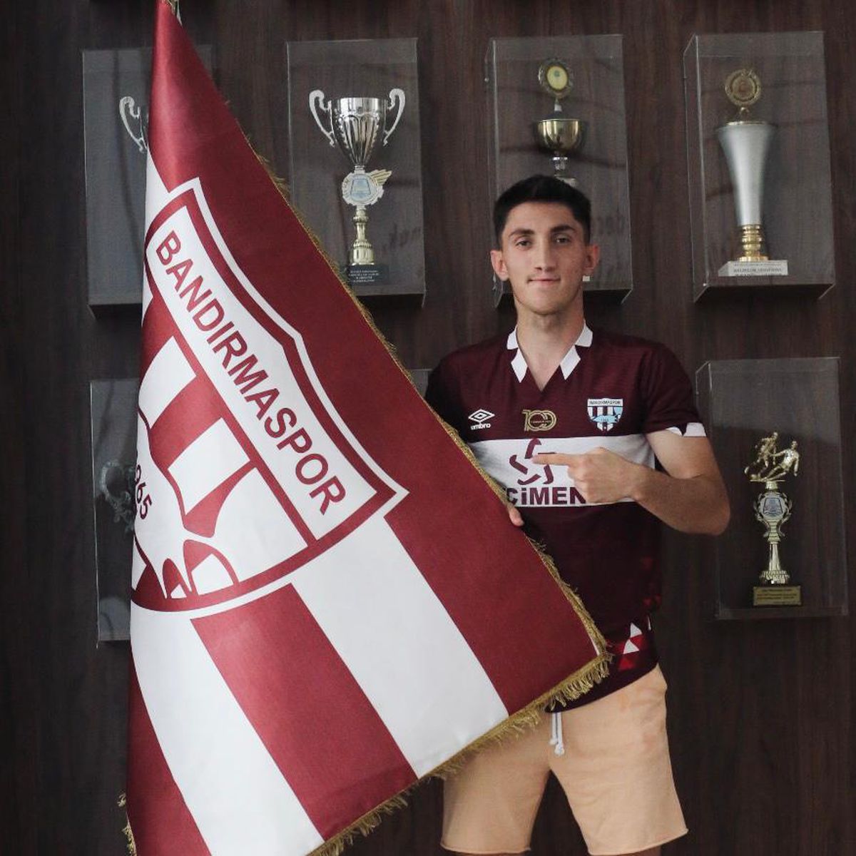 Beyçimento Bandırmaspor, Emre Batuhan Adıgüzel\'i transfer etti