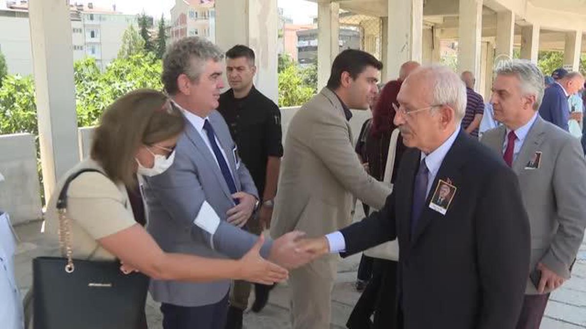 CHP Genel Başkanı Kılıçdaroğlu, emekli hesap uzmanı Özşahin\'in cenaze törenine katıldı