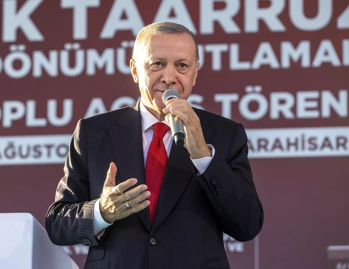Cumhurbaşkanı Erdoğan: '2023 yaklaştıkça sandıktan çıkamayacaklarını anlayanlar, umutlarını raf ömrünü tamamlamış bayat senaryolara bağlamış...