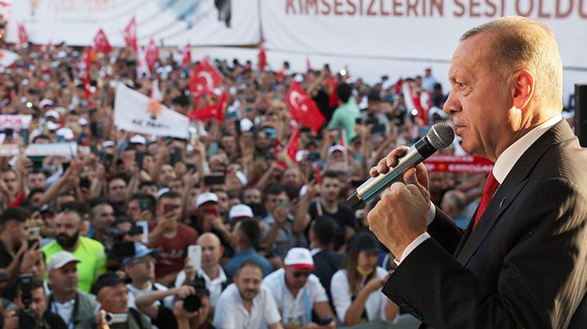 Afyonkarahisar\'da konuşan Erdoğan isim vermeden Gülşen\'e yüklendi:Milletimizin kutsallarına hakaret edenler hesap vermekten paçalarını kurtaramayacak