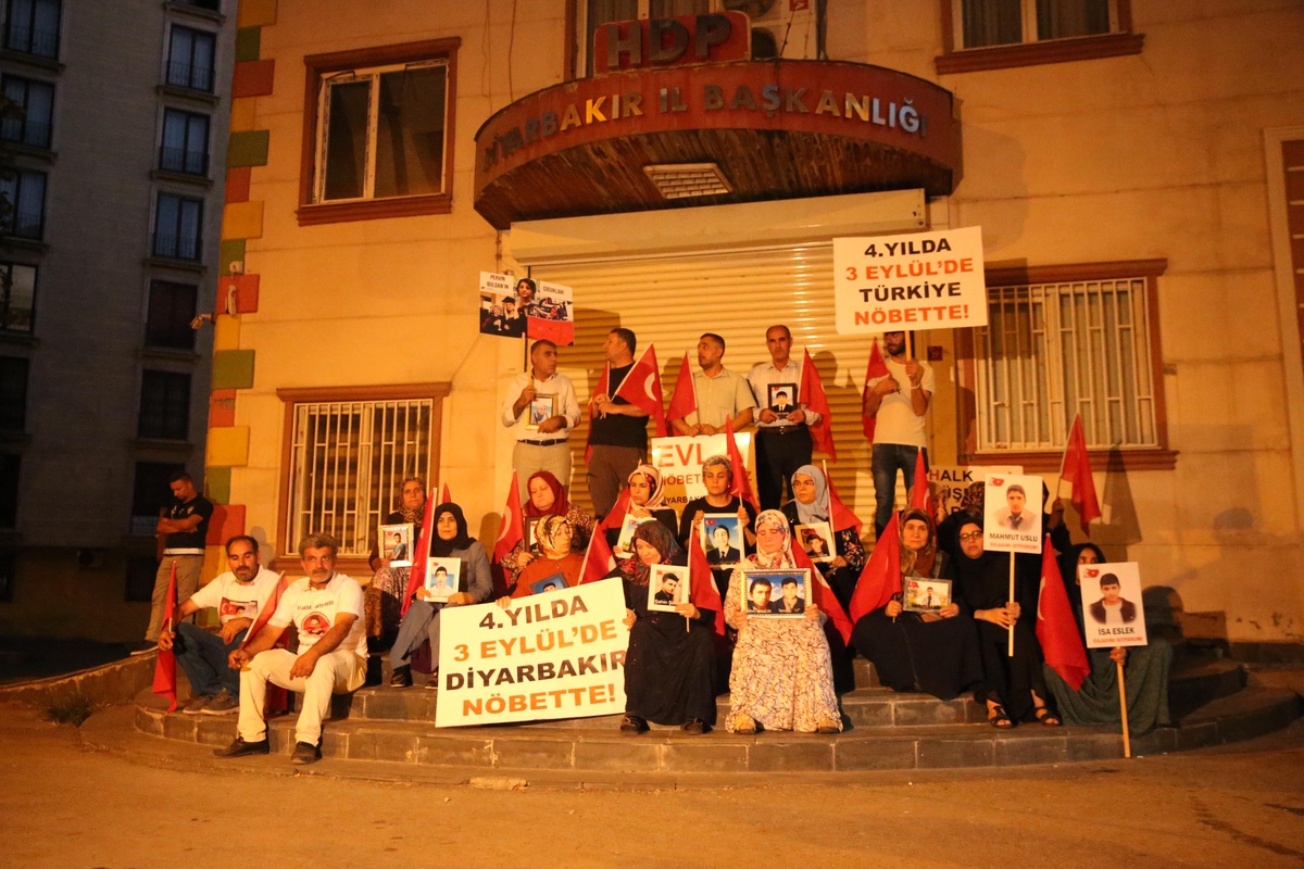 Diyarbakır annelerinden 4\'üncü yılına girecek "evlat nöbetine" destek çağrısı